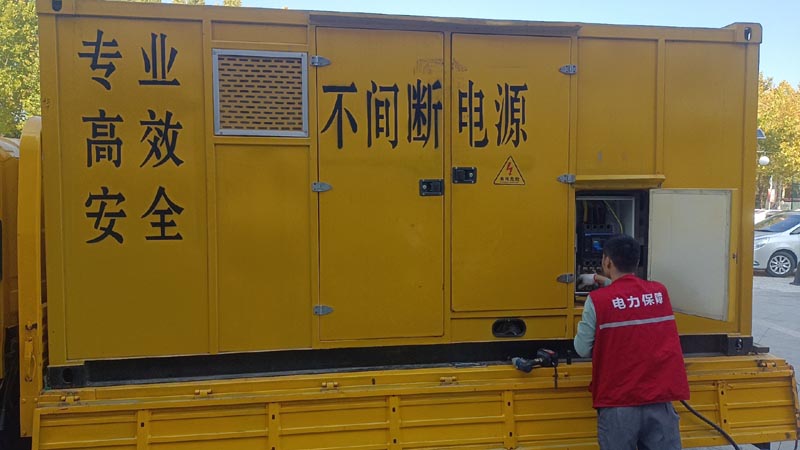 石河镇柴油发电机组和UPS电源配合使用时,如何避免切换过程中的电力中断?